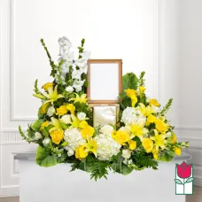 Beretania's Maunakea Urn Spray [Yellow Lily - Seasonal]