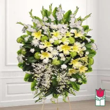 Beretania's Manuka Wreath [Yellow Lily - Seasonal]