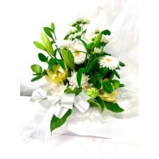Bright and White Fresh Floral Arrangement