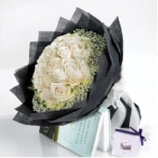 50 White Roses Bouquet