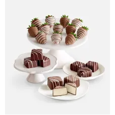 Classic Cheesecake Bites™ with Gourmet Drizzled Strawberries™