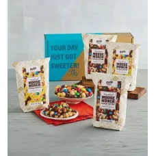 Moose Munch Premium Popcorn Peanut and M&M'S Minis 4-Pack