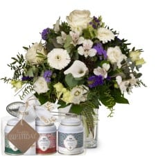 Simply Heavenly ... with Gottlieber tea gift set and hanging gift tag «Happy Birthday» (Minimum)