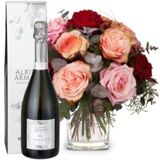 Romantic Roses with Prosecco Albino Armani DOC (Minimum)