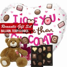 Romantic gift set big balloons teddy and chocs