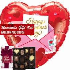 Romantic gift set red heart balloon and chocs