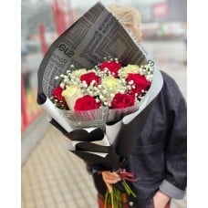Red and White Roses Bouquet (Medium)