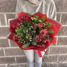 New Year's bouquet of s "Red Flame"