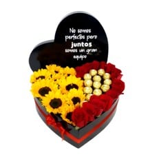 AMR0178-HEART FLORAL ARRANGEMENT