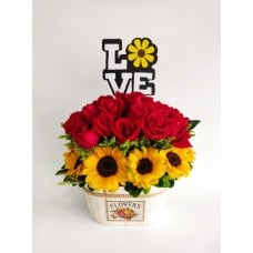 AMR0201- FLORAL ARRANGEMENT ROSES AND SUNFLOWERS