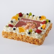 Fruity whipped cream photo cake (8 people)