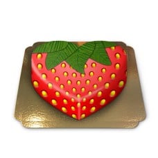 Heart-shaped strawberry cake (Medium ((25×24 cm) 15 pieces))
