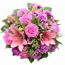 Bouquet of pink lilies and roses