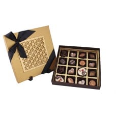 laser top box 16 Signature pralines