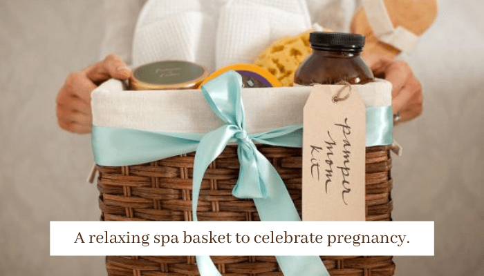 A relaxing spa basket to celebrate pregnancy