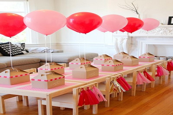 Balloons Tied to Return Gifts for Birthday Party