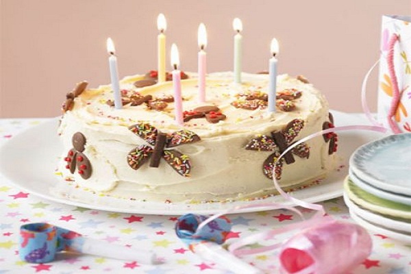 Best Decorate their Delicious own Cake