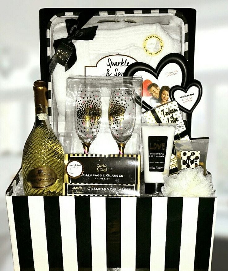 Black and White theme Gift Basket Black and White theme Gift Basket