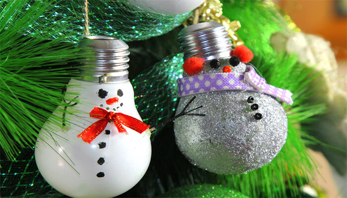 Light Bulb Christmas Ornament for Christmas Tree Light Bulb Christmas Ornament for Christmas Tree