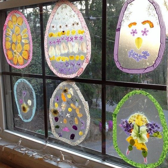 Easter Egg Sun Catcher with Flowers Easter Egg Sun Catcher with Flowers