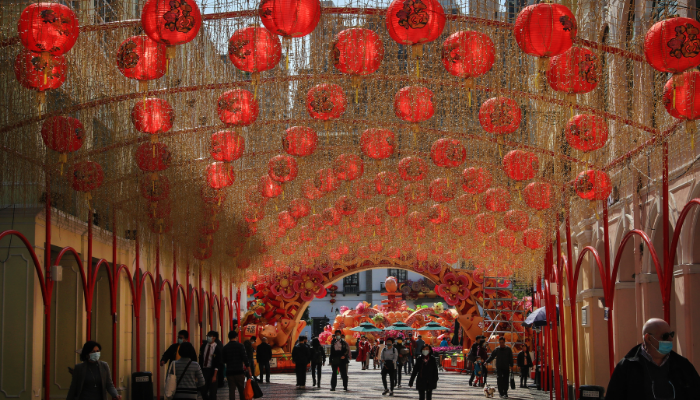 Passageway Decoration With Balloons