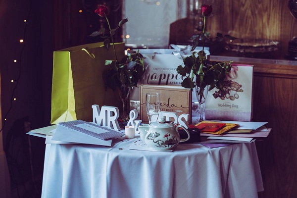 Romantic Gift Decoration Table