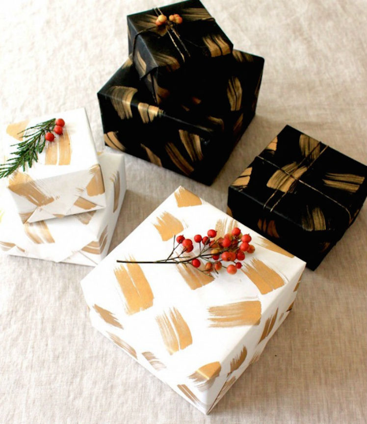 Wrap Using Black And White Banner