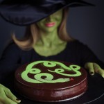 snake cake