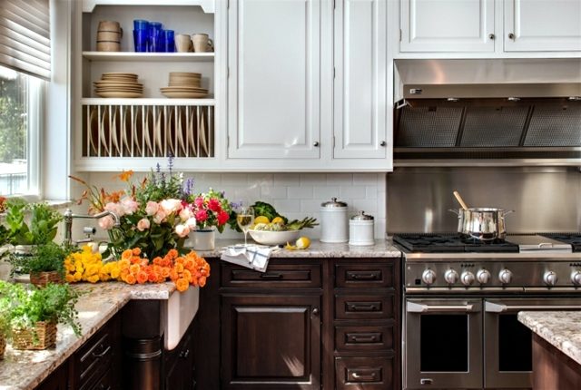 Kitchen Decorating with Beautiful Flowers Kitchen Decorating with Beautiful Flowers