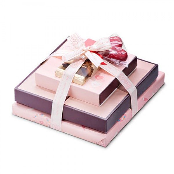 Corné Port-Royal's Ribbon Tied Chocolates Box