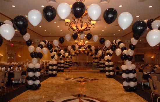 black-and-white-balloons