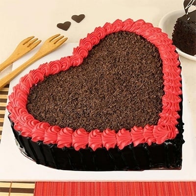 Yummy 1 Kg Heart Shape Chocolate Cake (As Shown)