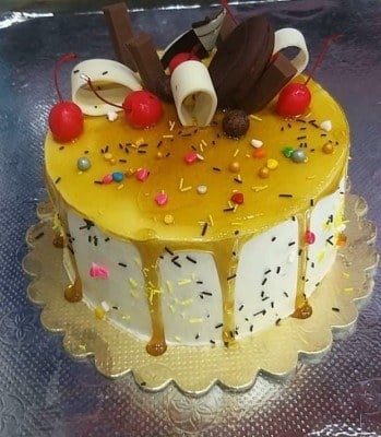 1 Kg Butter Scotch Cake (As Shown)