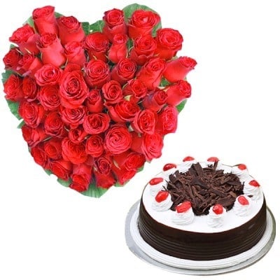Rose Heart With 1 Kg Black Forest Cake (As Shown)