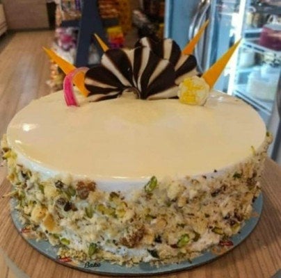 Pista Almond Crunch White Chocolate (As Shown)