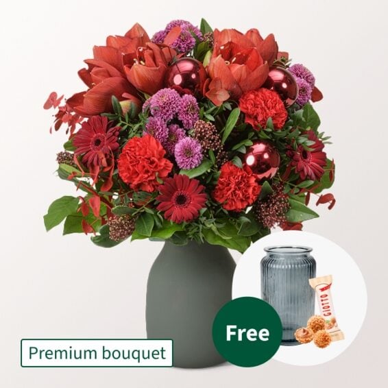 Premium Bouquet WinterblÃ¼te with Premium Vase & 3 Ferrero Giotto