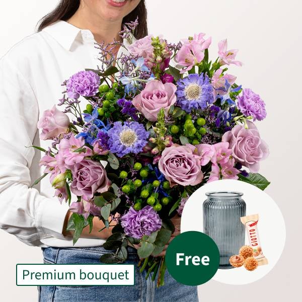 Premium Bouquet Blutenmelodie with Premium Vase & 3 Ferrero Giotto