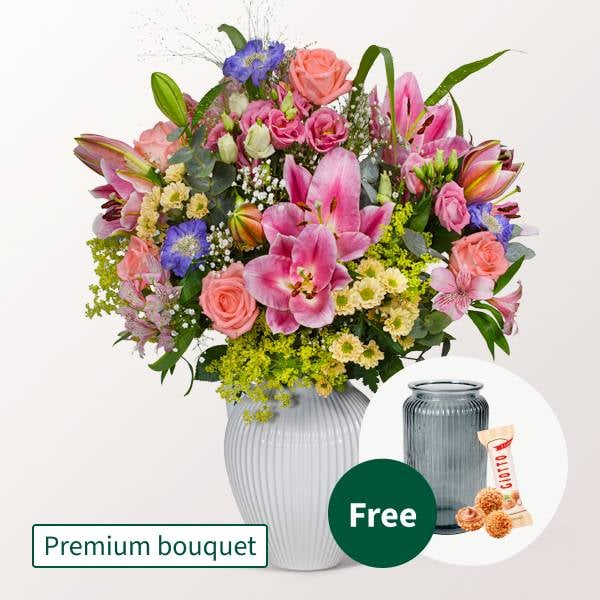 Premium Bouquet Meisterwerk with Premium Vase & 3 Ferrero Giotto