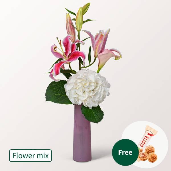 Flower Mix Herzensgruß with 3 Ferrero Giotto