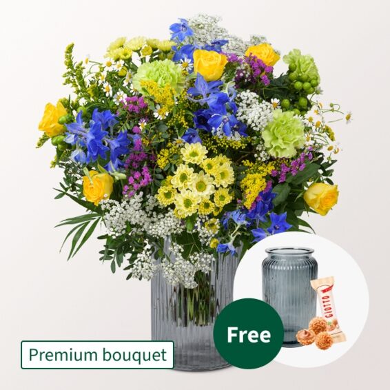 Premium Bouquet Marchengarten with Premium Vase & 3 Ferrero Giotto