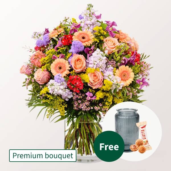 Premium Bouquet Blutensensation with Premium Vase & 3 Ferrero Giotto