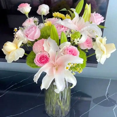 Local florist design (12  stems)