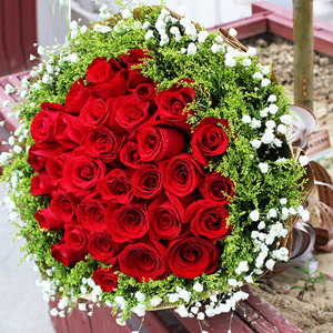 Cute (36 red roses)