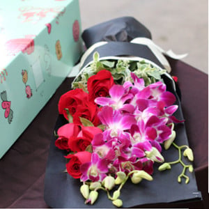Summer sunshine (pink roses)