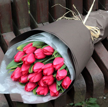 Winter Tulip Bouquet (pink tulip)