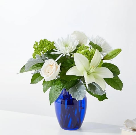 Snowy Dreams Bouquet (Standard)
