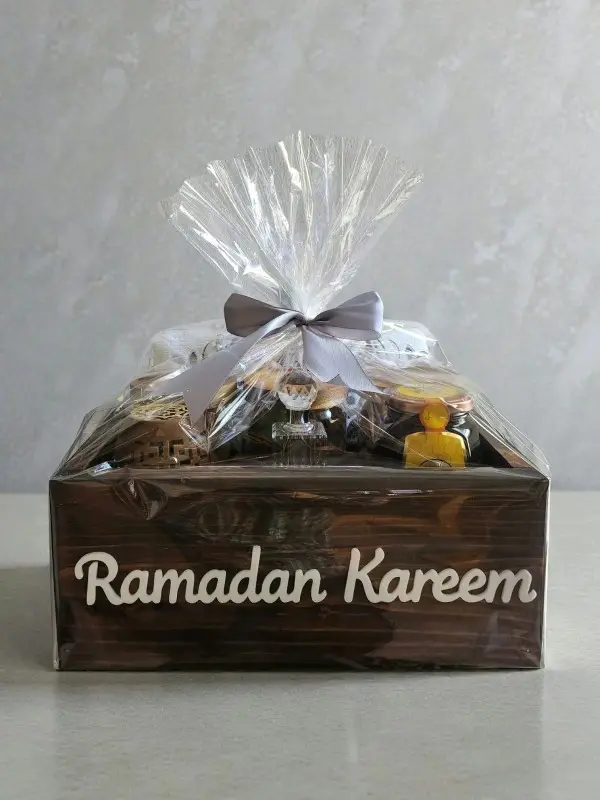 Luxury Wooden Hamper - Ramadan Edition