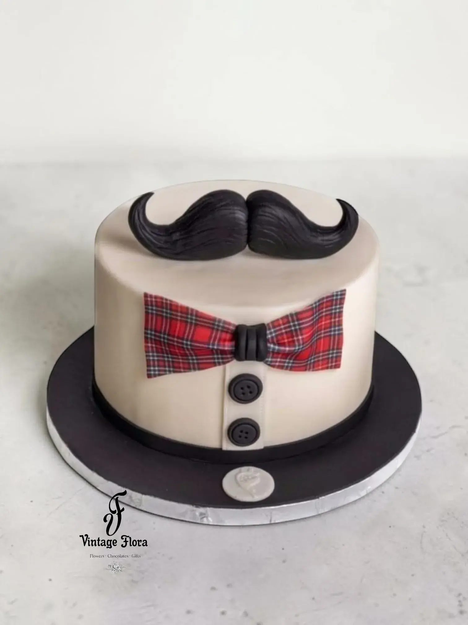 Classic Moustache Theme Cake & Flowers