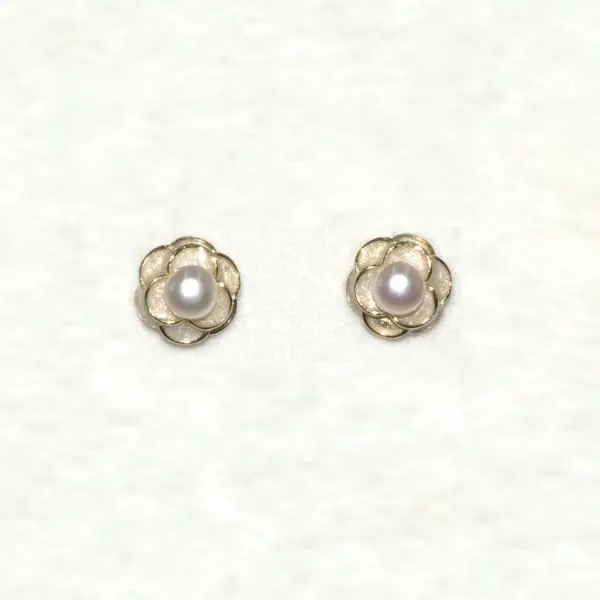 Flower Pearl Earrings