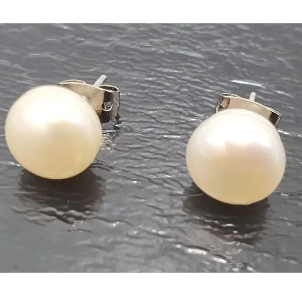 Freshwater Pearl Stud Earrings – Classic Pearl Posts (White Lustre)